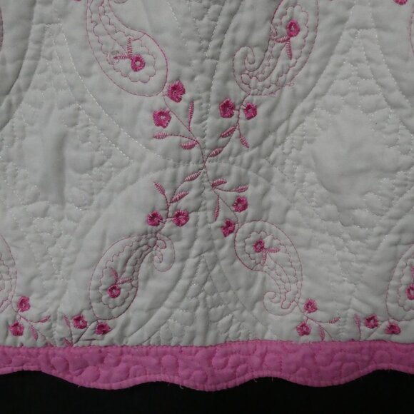 Set Of 2 Vintage Pink and White Floral Embroidered Pillow Covers & Blanket - Picture 10 of 16
